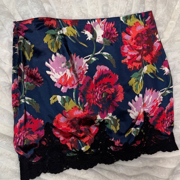 Urban Outfitters Floral Mini Skirt with Black Lace - Picture 4 of 4